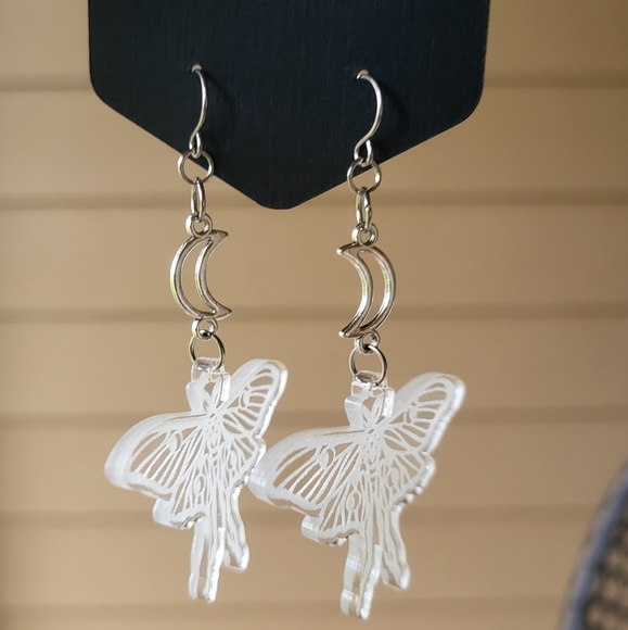 🌙🦋 Moth and crescent moon earrings - Picture 3 of 9